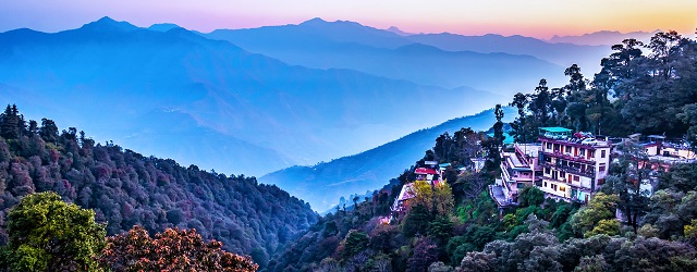 a photo of mussoorie