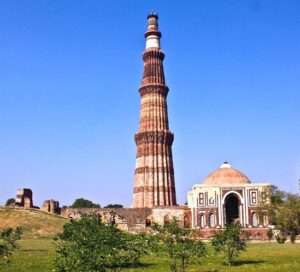 Qutub Minar: best places to visit in delhi